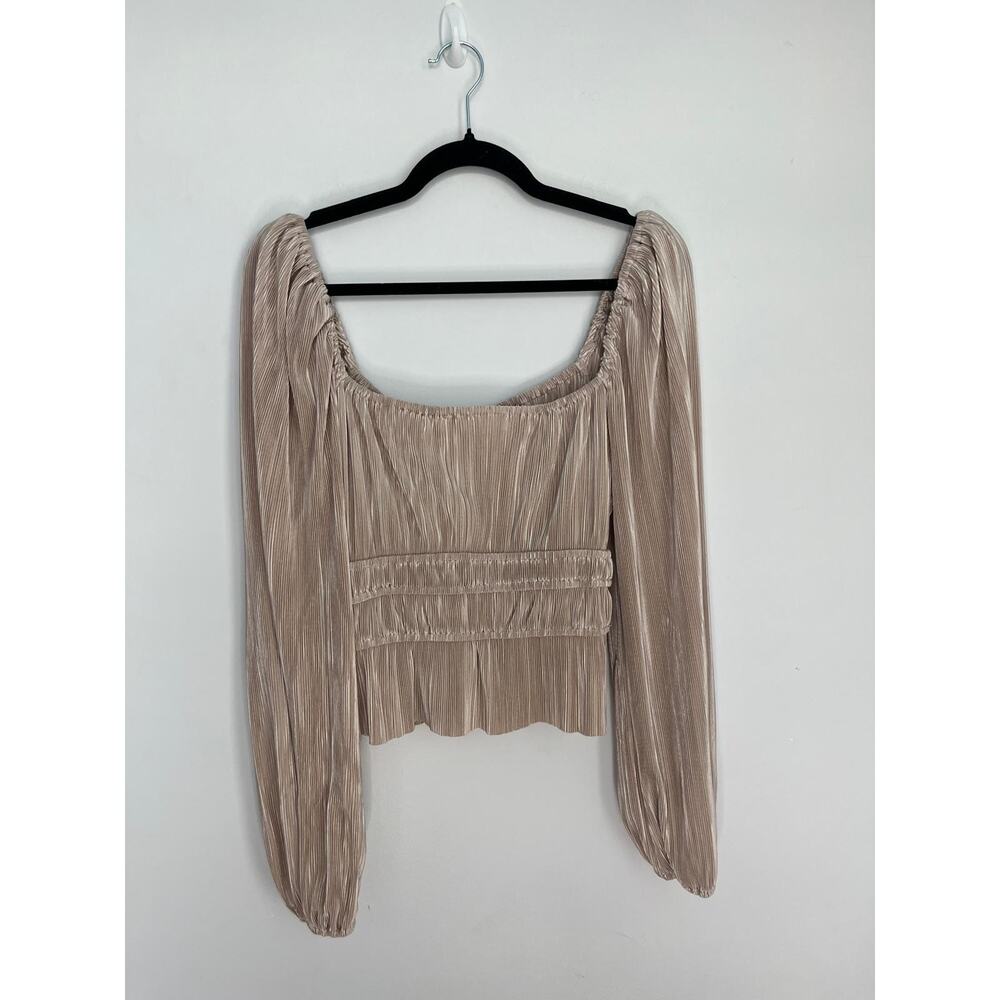 ASTR The Label Pleated Puff Sleeve Blouse Women‎ M Beige Ruched Peplum Top